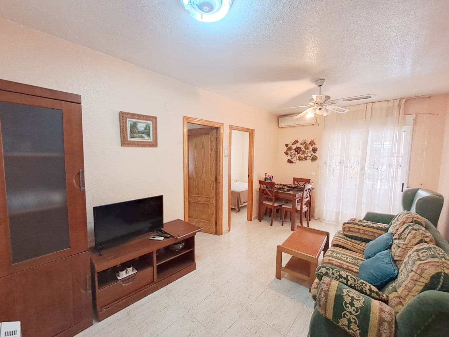 2-Bedroom Apartment Near Playa del Cura in Torrevieja